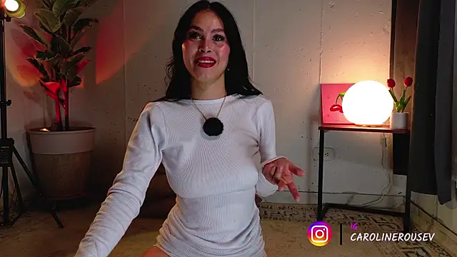 Snapshot of carolinerousev chatting on February 18, 2026, 7:10 pm carolinerousev online show from February 18, 2026, 7:10 pm