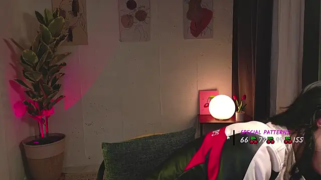 Snapshot of carolinerousev chatting on February 26, 2026, 6:40 pm carolinerousev online show from February 26, 2026, 6:40 pm