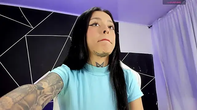 Snapshot of farichell chatting on February 5, 2025, 12:31 am farichell online show from February 5, 2025, 12:31 am