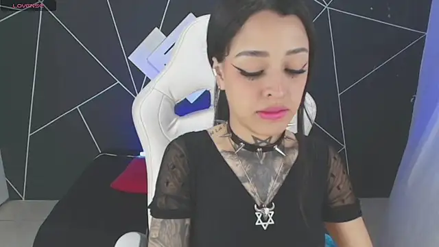 Snapshot of farichell chatting on November 10, 2025, 9:47 pm farichell online show from November 10, 2025, 9:47 pm