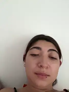 Snapshot of esteni chatting on January 26, 2025, 1:36 pm esteni online show from January 26, 2025, 1:36 pm