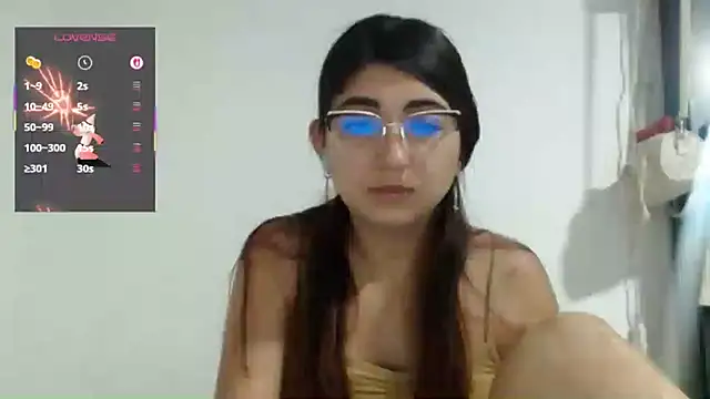 Snapshot of esteni chatting on March 18, 2025, 1:53 pm esteni online show from March 18, 2025, 1:53 pm