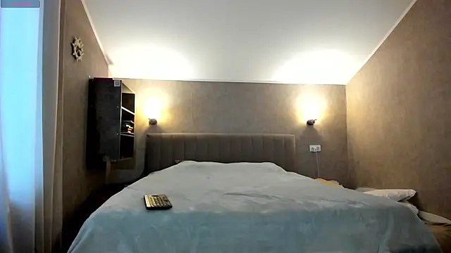 Snapshot of Your_Wet_Desire chatting on March 18, 2026, 9:01 am Your Wet Desire online show from March 18, 2026, 9:01 am