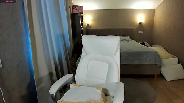 Snapshot of Your_Wet_Desire chatting on April 5, 2026, 4:20 am Your Wet Desire online show from April 5, 2026, 4:20 am