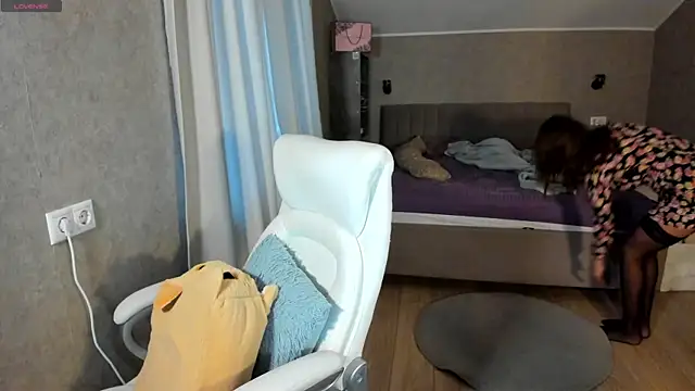 Snapshot of Your_Wet_Desire chatting on April 8, 2026, 4:01 am Your Wet Desire online show from April 8, 2026, 4:01 am