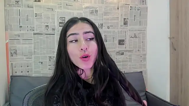 Snapshot of Mhelanny2 chatting on December 30, 2024, 10:43 am Mhelanny2 online show from December 30, 2024, 10:43 am