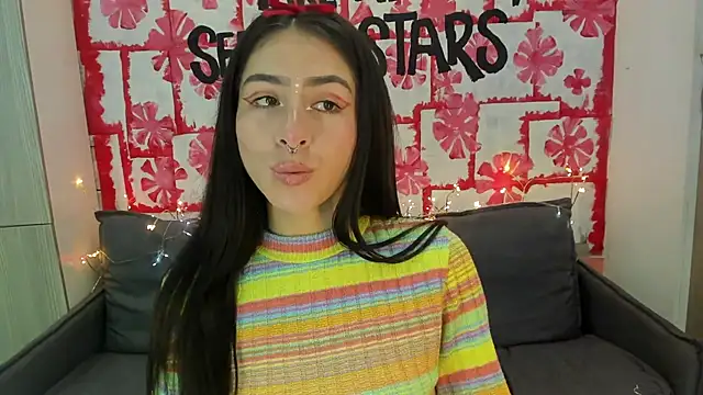 Snapshot of Mhelanny2 chatting on February 6, 2025, 12:33 am Mhelanny2 online show from February 6, 2025, 12:33 am