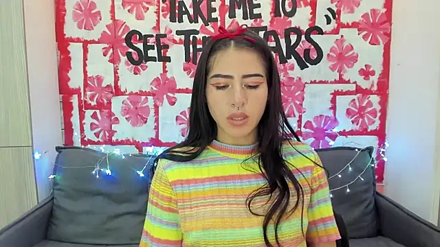 Snapshot of Mhelanny2 chatting on February 6, 2025, 11:48 pm Mhelanny2 online show from February 6, 2025, 11:48 pm