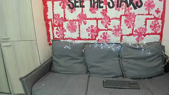 Snapshot of Mhelanny2 chatting on February 8, 2025, 7:59 pm Mhelanny2 online show from February 8, 2025, 7:59 pm