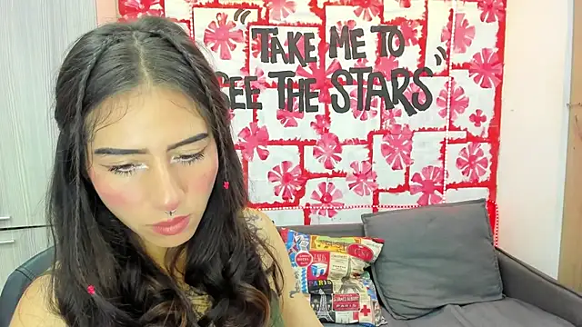 Snapshot of Mhelanny2 chatting on February 22, 2025, 11:13 pm Mhelanny2 online show from February 22, 2025, 11:13 pm