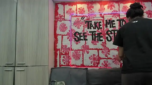 Snapshot of Mhelanny2 chatting on March 7, 2025, 5:40 am Mhelanny2 online show from March 7, 2025, 5:40 am