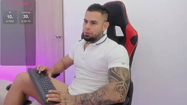 jeanpi01 online show from April 24, 2026, 4:15 am