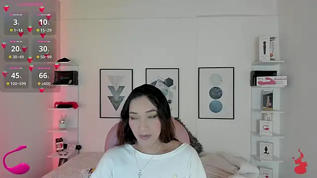 Snapshot of cristal__hot_1 chatting on January 17, 2025, 4:06 am cristal hot 1 online show from January 17, 2025, 4:06 am