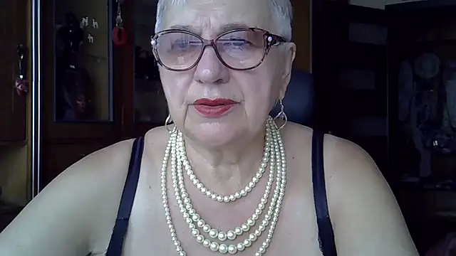 SweetCherry27 online show from September 10, 2025, 5:40 am