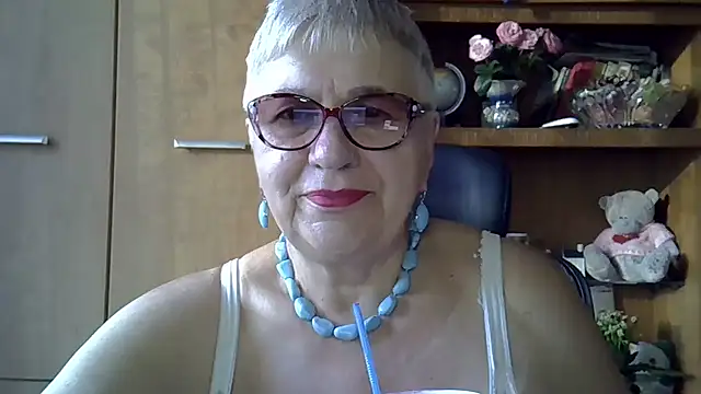 SweetCherry27 online show from September 16, 2025, 4:35 am