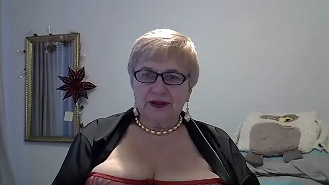 Snapshot of SweetCherry27 chatting on February 1, 2026, 8:02 am SweetCherry27 online show from February 1, 2026, 8:02 am