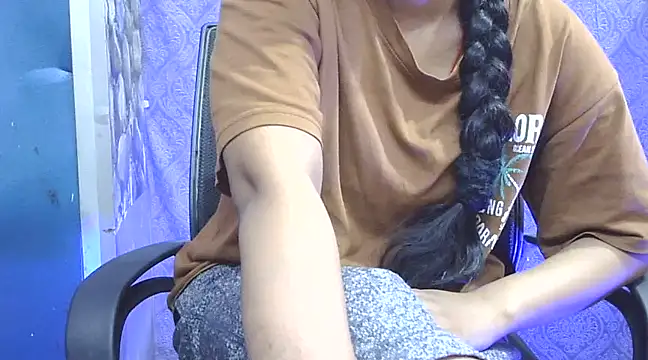 Snapshot of Supriya201 chatting on December 2, 2024, 1:35 pm Supriya201 online show from December 2, 2024, 1:35 pm