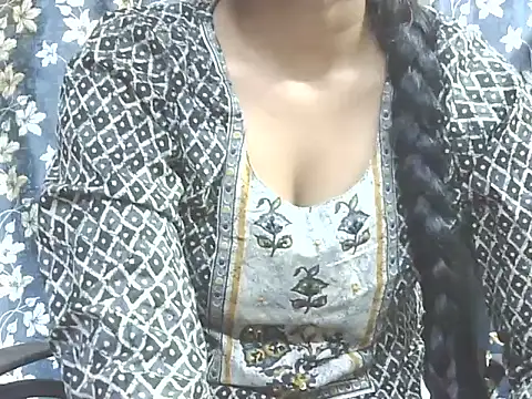 Supriya201 online show from April 28, 2026, 3:50 pm