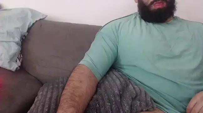 Snapshot of hugemachohandsome chatting on January 6, 2025, 10:46 am hugemachohandsome online show from January 6, 2025, 10:46 am