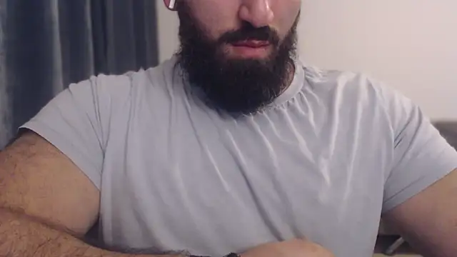 hugemachohandsome online show from October 6, 2025, 9:01 pm