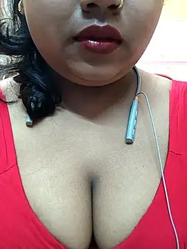 Snapshot of Sophiaboudi chatting on February 21, 2025, 5:42 pm Sophiaboudi online show from February 21, 2025, 5:42 pm