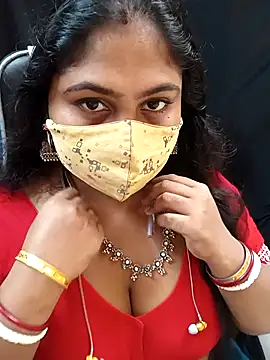 Snapshot of Sophiaboudi chatting on October 6, 2025, 6:05 pm Sophiaboudi online show from October 6, 2025, 6:05 pm