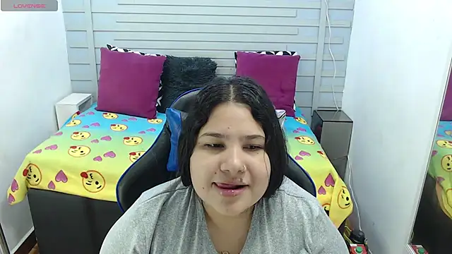 evelin zaens online show from February 19, 2025, 4:01 am