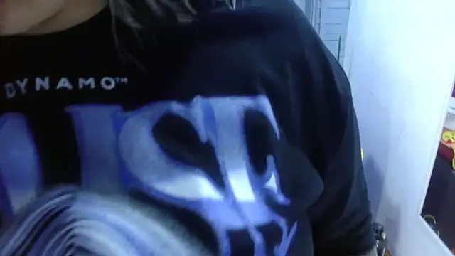 evelin zaens online show from April 12, 2026, 4:28 am