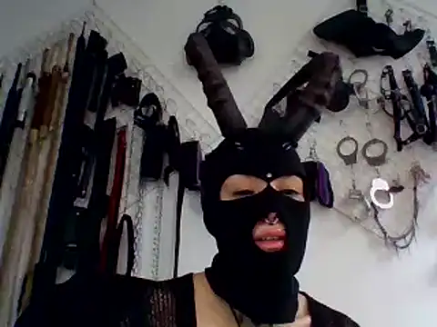 Snapshot of FeticheMacabre chatting on January 1, 2025, 5:55 pm FeticheMacabre online show from January 1, 2025, 5:55 pm