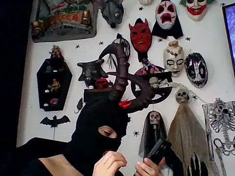 Snapshot of FeticheMacabre chatting on December 19, 2025, 6:04 pm FeticheMacabre online show from December 19, 2025, 6:04 pm