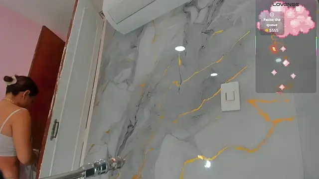 shayra boobs1 online show from October 26, 2025, 11:05 am