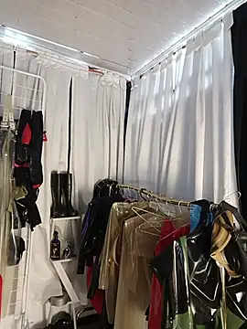 LatexDevil Blondie online show from June 6, 2026, 9:30 pm