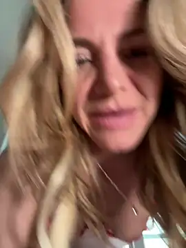 MessyNastyQueen online show from February 20, 2025, 12:25 pm