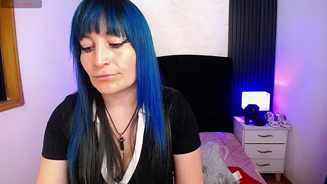 alicia moom online show from January 21, 2025, 8:00 pm