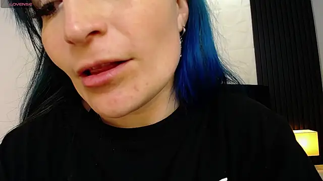 alicia moom online show from March 14, 2025, 10:49 pm