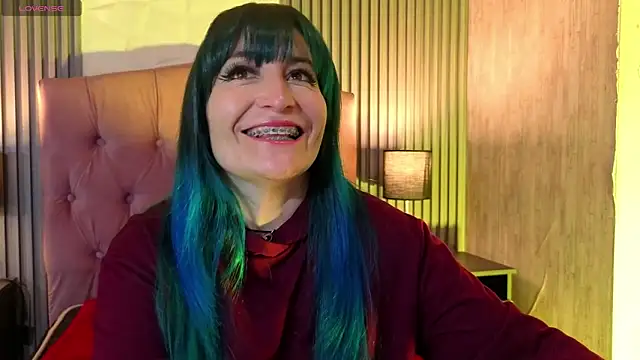 alicia moom online show from April 13, 2026, 7:08 pm