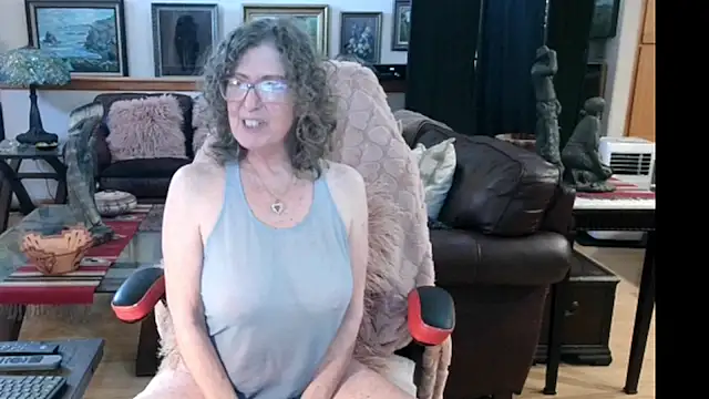 littlepistol01 online show from July 18, 2026, 3:49 pm
