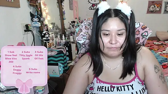 Snapshot of Cupcakecutie449 chatting on October 25, 2025, 5:59 am Cupcakecutie449 online show from October 25, 2025, 5:59 am