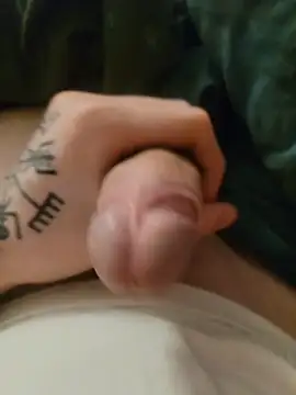 Snapshot of SexyGoldBoy22 chatting on December 4, 2025, 8:28 pm SexyGoldBoy22 online show from December 4, 2025, 8:28 pm