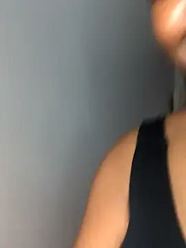 Snapshot of Sexypresh302 chatting on December 17, 2024, 8:43 pm Sexypresh302 online show from December 17, 2024, 8:43 pm