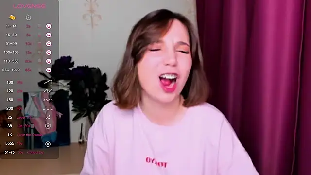 KindHazelHere  online show from March 14, 2025, 8:17 pm