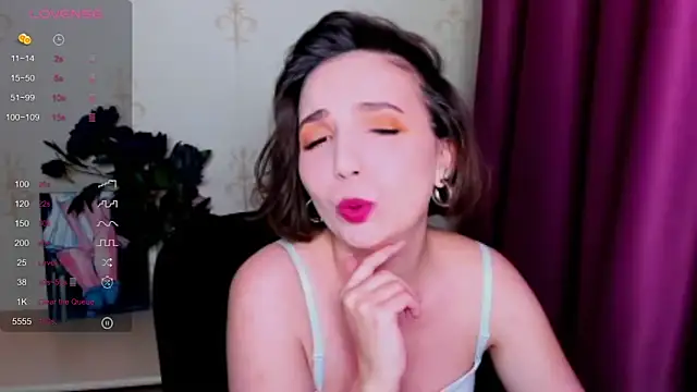 KindHazelHere  online show from September 26, 2025, 4:11 pm