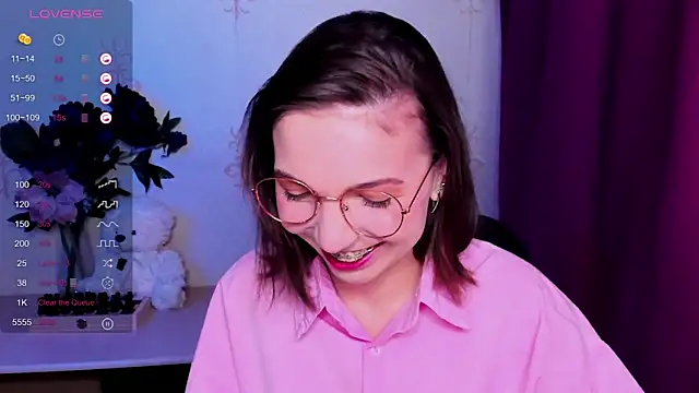 KindHazelHere  online show from March 8, 2026, 8:23 pm