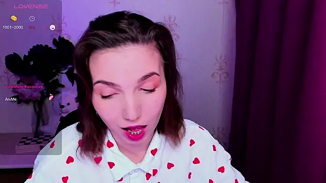 KindHazelHere  online show from April 10, 2026, 6:12 pm