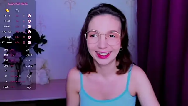 Snapshot of KindHazelHere_ chatting on June 11, 2026, 4:21 am KindHazelHere online show from June 11, 2026, 4:21 am