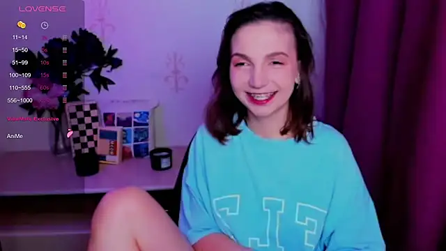 Snapshot of KindHazelHere_ chatting on June 24, 2026, 8:08 pm KindHazelHere online show from June 24, 2026, 8:08 pm