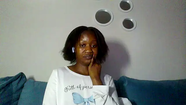 Snapshot of Hardnipples8 chatting on November 11, 2025, 12:21 am Hardnipples8 online show from November 11, 2025, 12:21 am