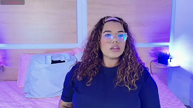  nickypurple  online show from September 27, 2025, 6:35 pm