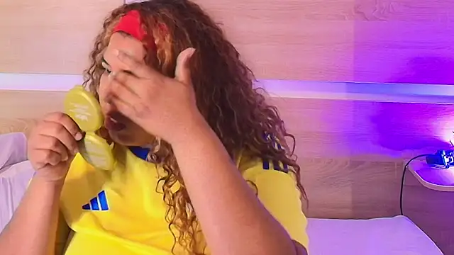  nickypurple  online show from March 18, 2026, 6:44 pm