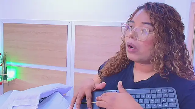  nickypurple  online show from March 23, 2026, 7:07 pm